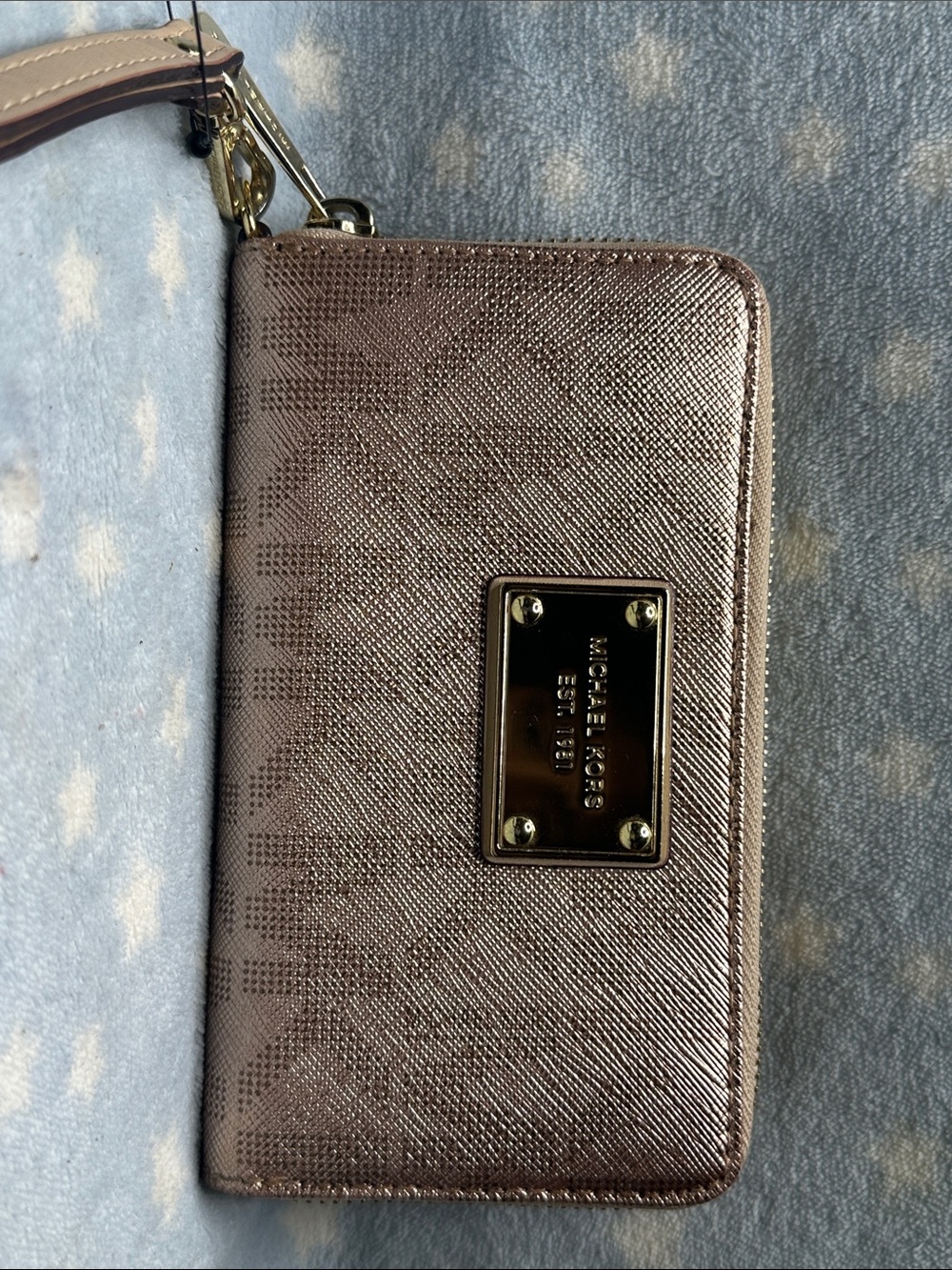 Michael Kors Metallic Rose Gold Zip Wristlet Card Holder